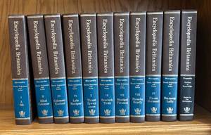 lot 36R image: LR - Encyclopaedia Britannica Micropaedia Set - Ready Reference & Index Volumes (Complete Collection)