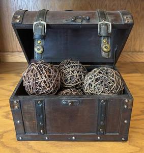 lot 54R image: LR - Decorative Chest with Twig Spheres