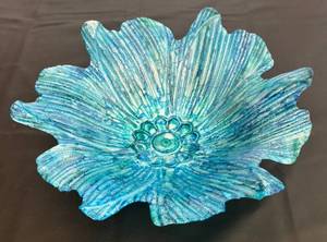 lot 78R image: LL - Art Glass Style Bowl - Shimmering Blue-Green Glass