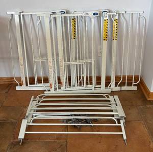 lot 81R image: LL - Top Paw Adjustable Gates - 3-Piece Pet Gate Set for Doorways & Hallways