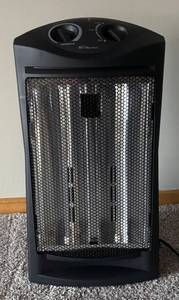 lot 84R image: P - Living Zone Quartz Heater 1500W 120V