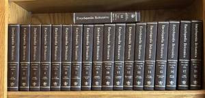 lot 88B image: LR - Encyclopaedia Britannica Macropedia Knowledge in Depth 19-Volume Set