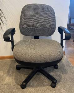 lot 103R image: LL -  Adjustable Office Chair