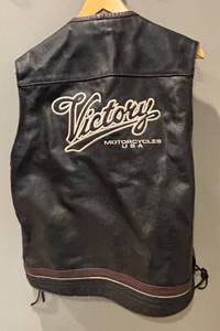 lot 119R image: MR - Victory Motorcycles Leather Vest - XL