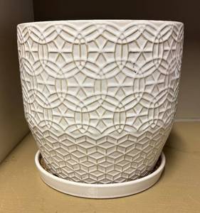 lot 142R image: G - Ceramic Planter Pot - White Geometric Lattice Pattern
