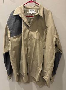 lot 146R image: MR - Columbia Sportsman Shirt XXL - Khaki Cotton with Dark Shoulder Patches