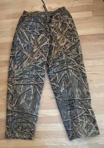 lot 164R image: MR - Field & Stream Camouflage Pants XL