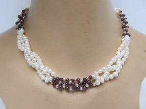 Genuine Pearl Necklace wSterling Silver &amp Garnet