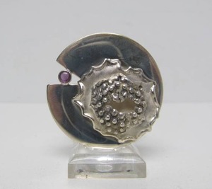 Signed Sculptural Modernist Sterling Silver Brooch wAmethyst