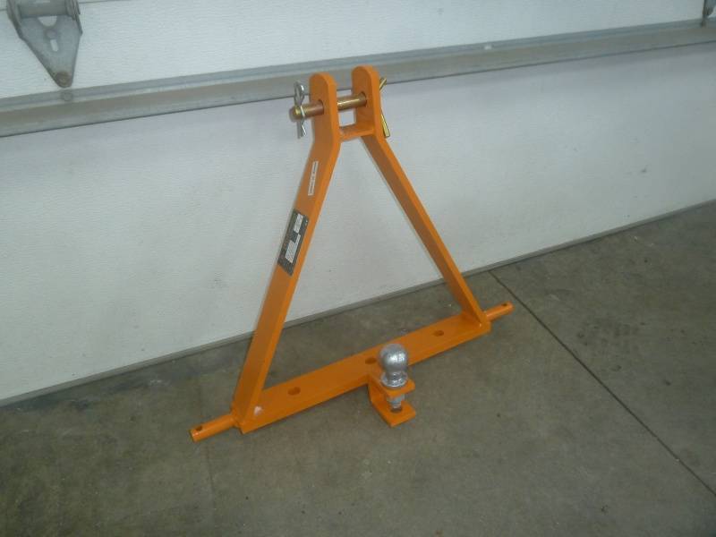 lot 68 image: Wolverine 3 Point Adapter With 2 Ball Only