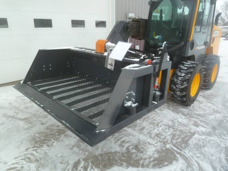 lot 91 image: Wolverine Skid Steer Screening Bucket