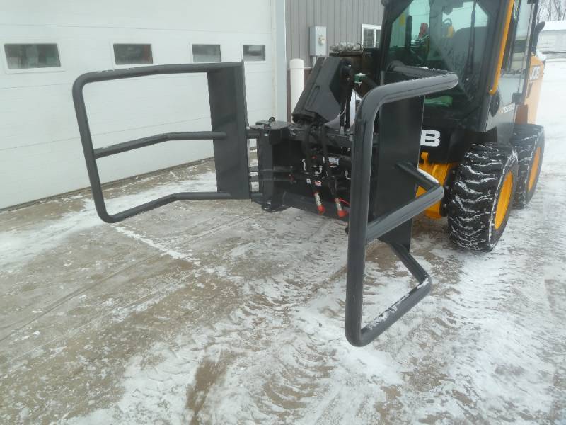lot 94 image: Wolverine Skid Steer Bale Squeeze