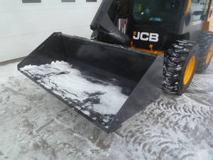 lot 50 image: Wolverine Skid Steer Bucket 72