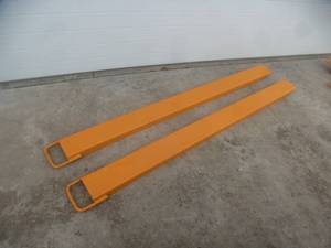 lot 84 image: Landhoner Pallet Fork Extensions 72