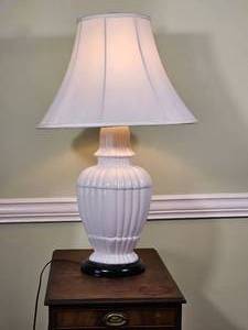 lot 64 image: Contemporary Flutter Jar Table Lamp