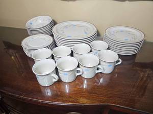 lot 67 image: Oslo Pattern Brick Oven Stoneware Set