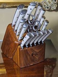 lot 66 image: Cangshan Thomas Keller White Knife Block Set