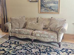 lot 28 image: Bernhardt Down Feather Family Sofa
