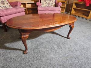 lot 71 image: Queen Anne Oval Coffee Table
