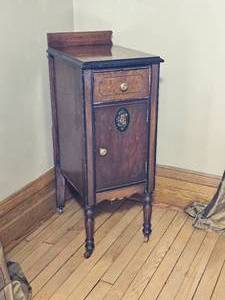 lot 74 image: Upcycled Antique Side Table from Vanity with Floral Bouquet Detail