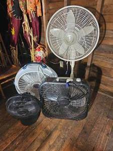 lot 191 image: Household Fan Bundle Various Sizes