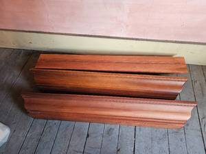 lot 77 image: Pier One Plate Display Shelving