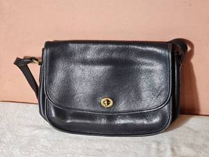 lot 15A image: Coach City Bag Model 9790