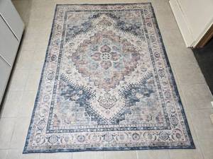 lot 83 image: Vintage Style Area Rug Soft Blue Medallion Pattern