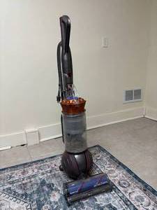 lot 180A image: Dyson Animal 3 Extra Upright Vacuum