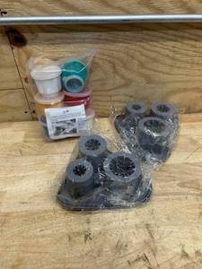 lot 85 image: Stanley Tumbler Ice molds & jelly molds(lot of 3)