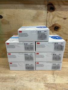 lot 96 image: 3M Hookit Blue Abrasive Ceramic Aluminum Oxide Hook & Loop Disc - 5 in (lot of 7)