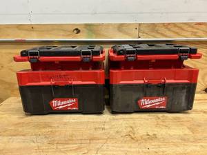 lot 101 image: Milwaukee Packout 2.5 Gallon WetDry Vacuum (read description, lot of 2)