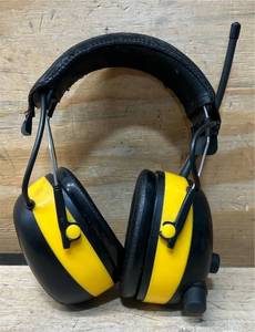 lot 305 image: 3M WorkTunes AMFM hearing protection headphones