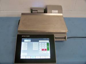 lot 6 image: Mettler Toledo Pact-M Digital Scale with Label Printer