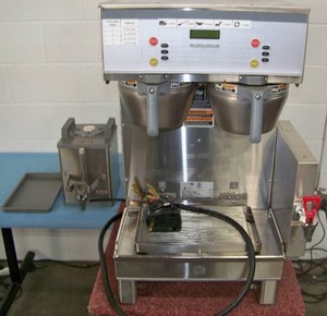 lot 10 image: BUNN Dual SH DBC 120208GRY Starbucks model 2 Pot Commercial Coffee Maker with (2) Smart Funnels and Additional Serving Decanter