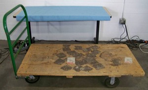 lot 33 image: ULINE Warehouse  Industrial Cart