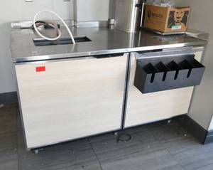 lot 1 image: Soda counter