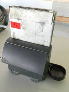 lot 32 image: Telequip coin dispenser