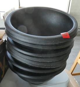 lot 38 image: Salad mixing bowls and chopping utensils