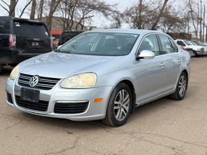 lot 18 image: 2006 VOLKSWAGEN JETTA 2.5 No Accidents  2 Owner (NO RESERVE)