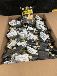 lot 8 image: TN 3 - Smartfood White Cheddar Popcorn 1.75 oz Bag - 24-Pack