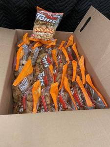 lot 82 image: TN 2 - 20-Count Box - Toms Pork Skins Original Chicharrones 2.37 oz