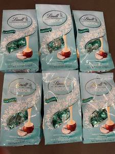 lot 154 image: Lindt Lindor Coconut Milk Chocolate Truffles 5.1 oz (144 g) - 6-Pack