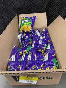 lot 307 image: TX 4 - Takis Kettle Jalapeo 2.6oz Jalapeo Flavored Potato Chips (Lot of 20)