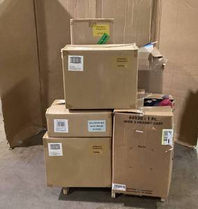 lot 128 image: PALLET OF HALLOWEEN MERCHANDISE