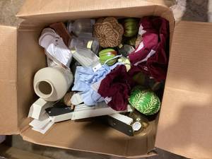 lot 130 image: BOX OF FALL MERCHANDISE