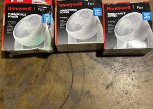 lot 220 image: LOT OF 3 Honeywell TurboForce Power Fan and Air Circulator  HT-900