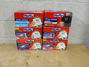 lot 313 image: LOT OF 6 Hefty Trash Bags