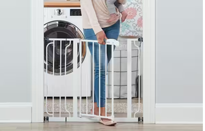 lot 165 image: Regalo 30 Easy Step Metal Walk-Through Gate (Attempted To Assemble)