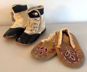 BR2 - Vintage Childrens Shoes - Boots & Beaded Moccasins